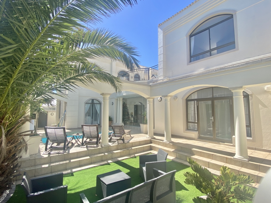 9 Bedroom Property for Sale in Sunset Beach Western Cape